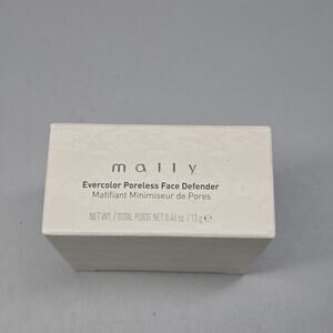 Mally Evercolor Poreless Face Defender With Sponge - 0.46 oz